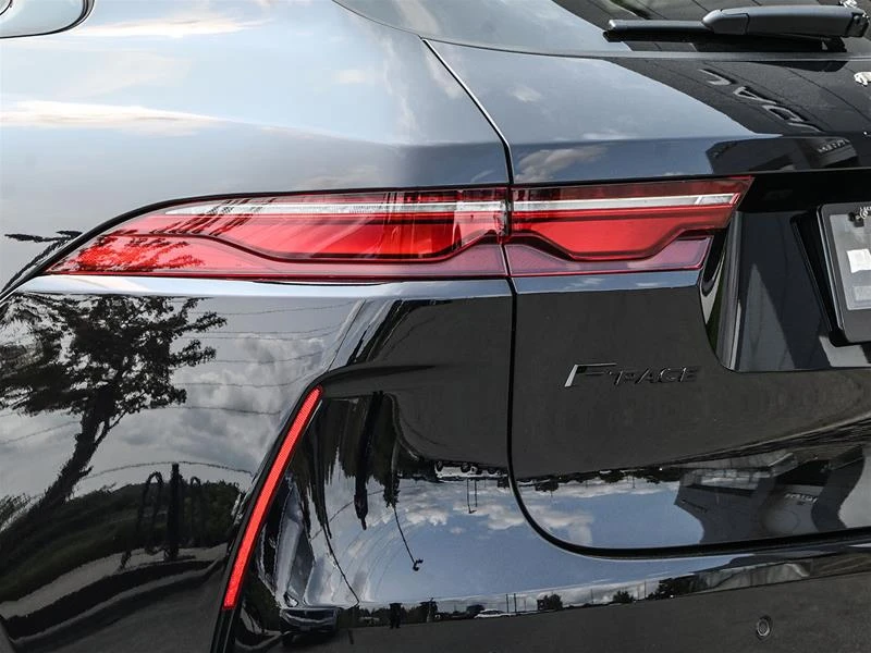 2023 Jaguar F-Pace - Image 8 of 10
