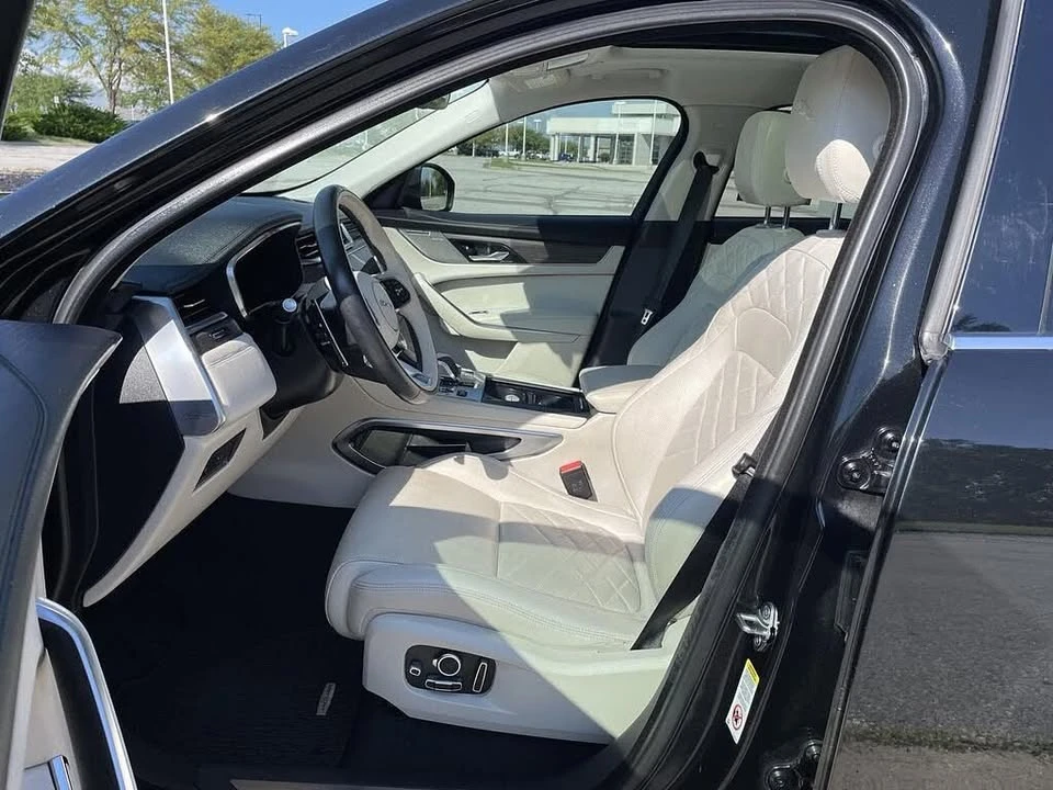 2023 Jaguar F-Pace - Image 17 of 20