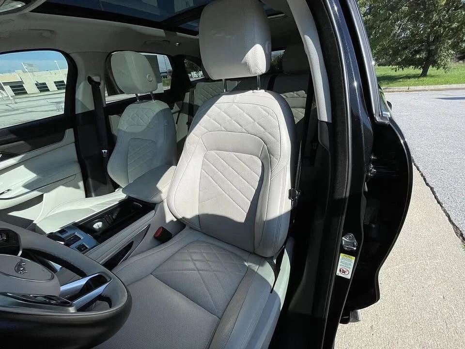 2023 Jaguar F-Pace - Image 18 of 20