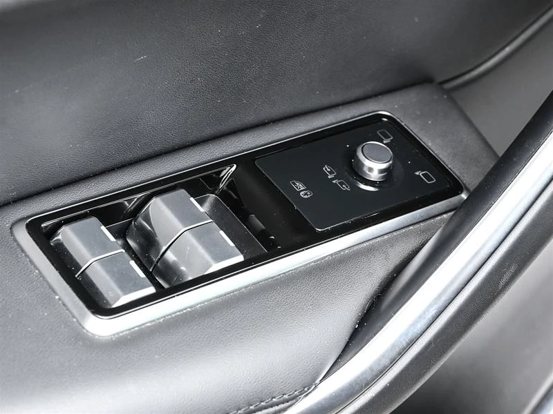 2023 Jaguar F-Pace - Image 9 of 10
