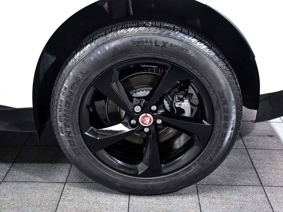 2023 Jaguar F-Pace - Image 8 of 20