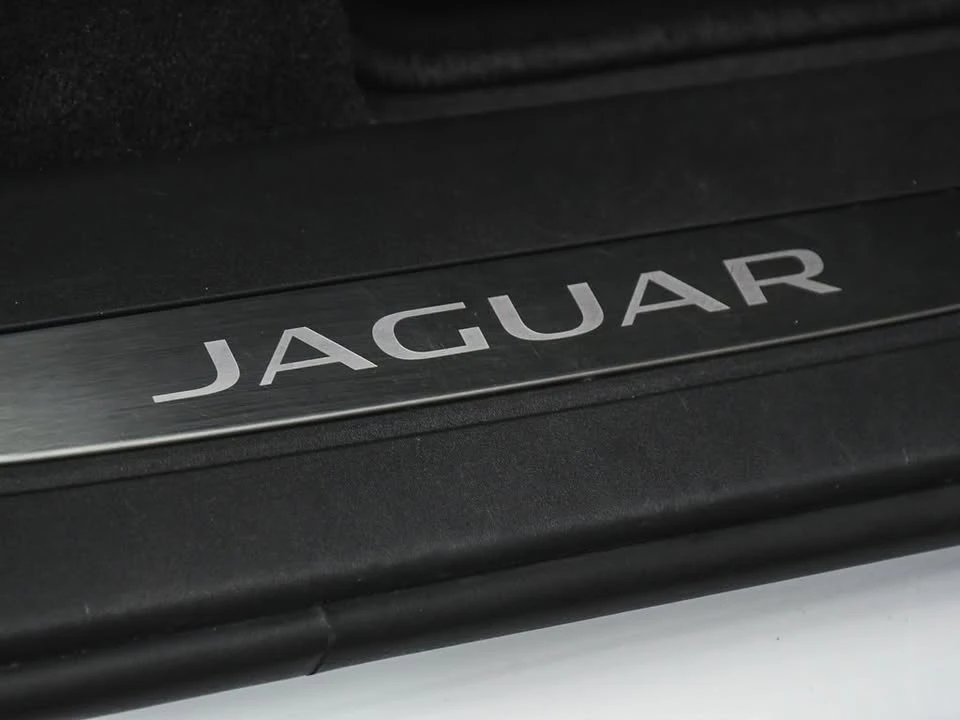 2023 Jaguar F-Pace - Image 18 of 20