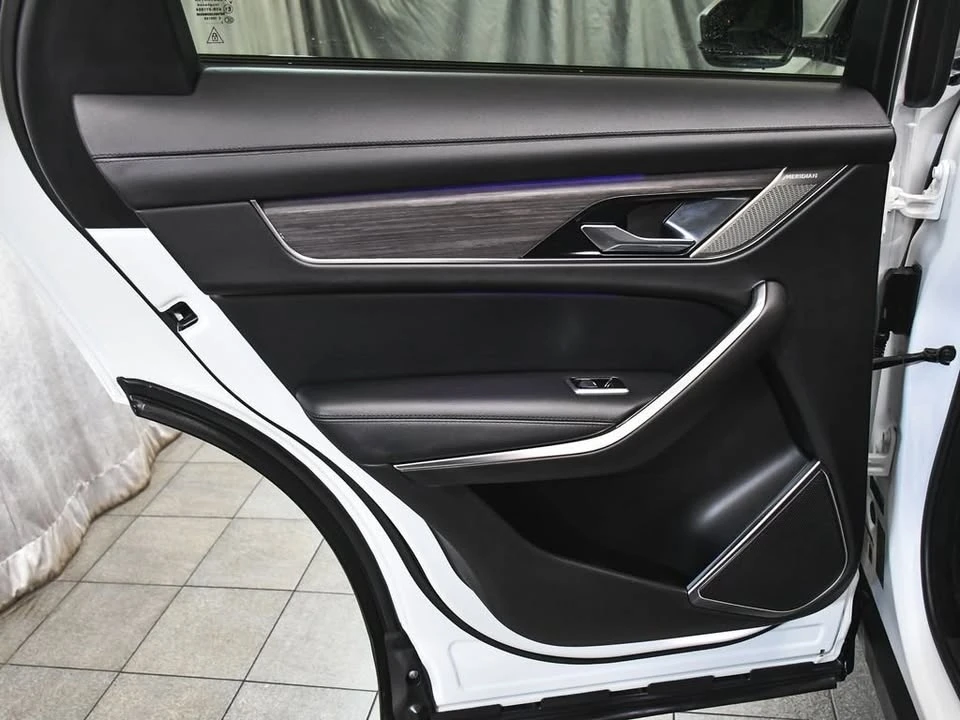 2023 Jaguar F-Pace - Image 14 of 20