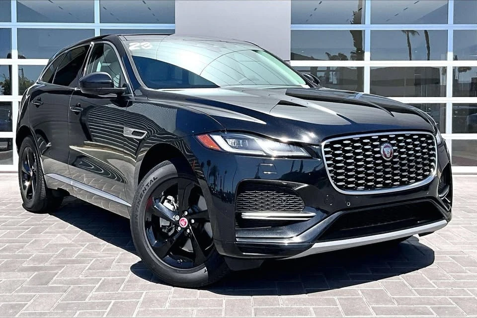 2023 Jaguar F-Pace - Image 3 of 16