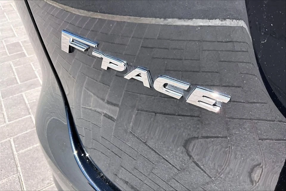 2023 Jaguar F-Pace - Image 6 of 16