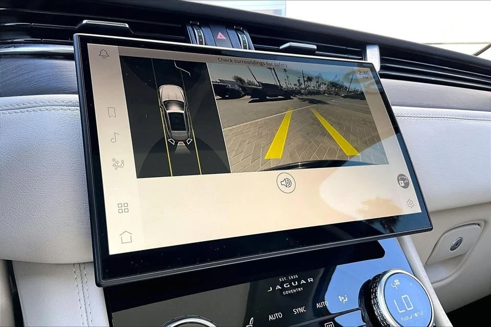 2023 Jaguar F-Pace - Image 12 of 16