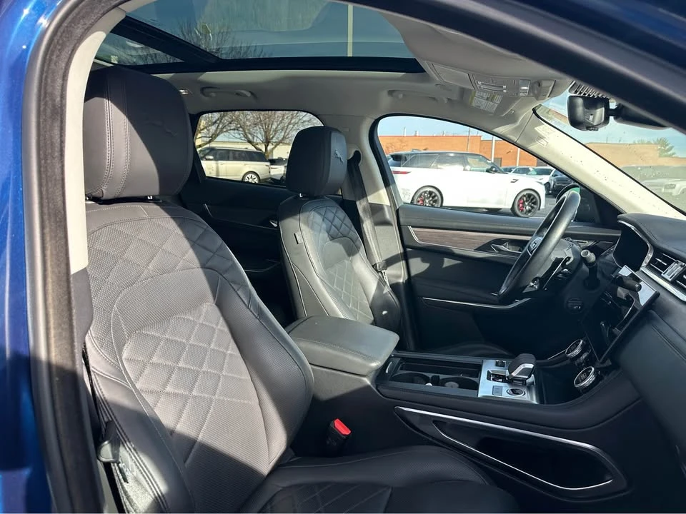 2023 Jaguar F-Pace - Image 16 of 17