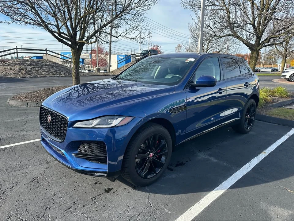 2023 Jaguar F-Pace - Image 3 of 17