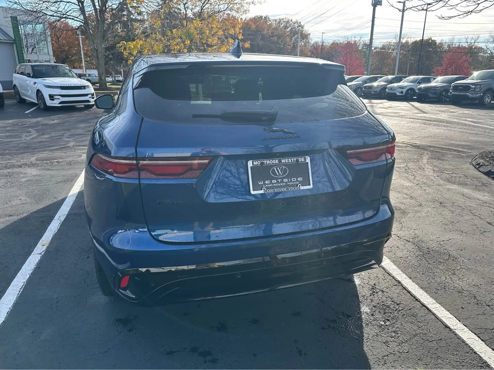 2023 Jaguar F-Pace - Image 6 of 17