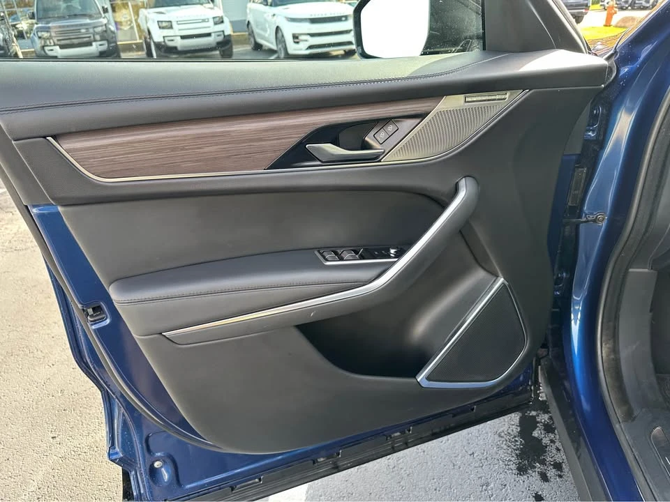 2023 Jaguar F-Pace - Image 13 of 17
