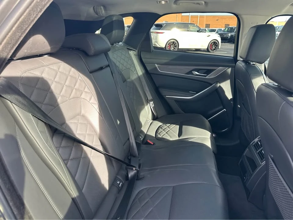 2023 Jaguar F-Pace - Image 15 of 17