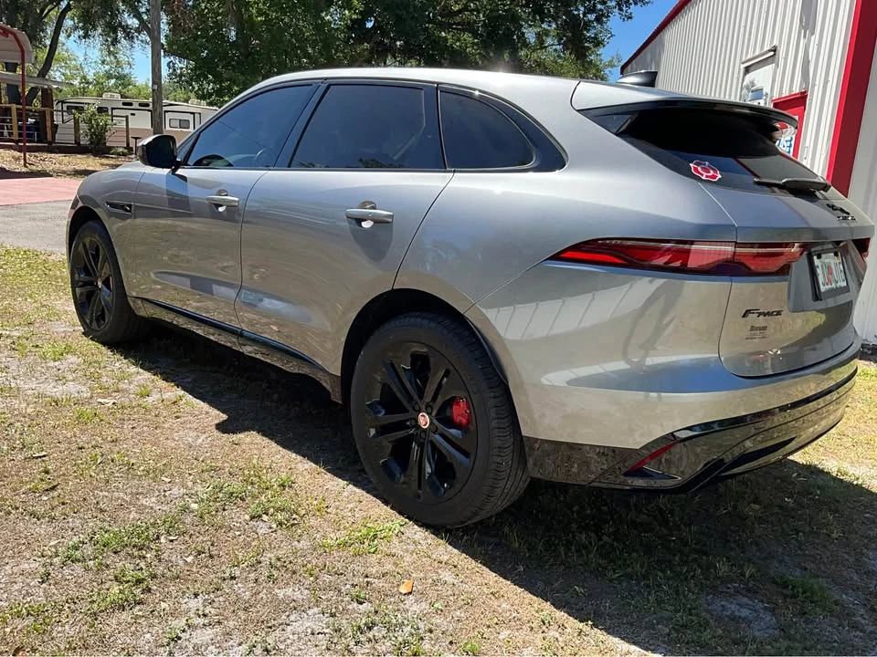 2023 Jaguar F-Pace - Image 9 of 10