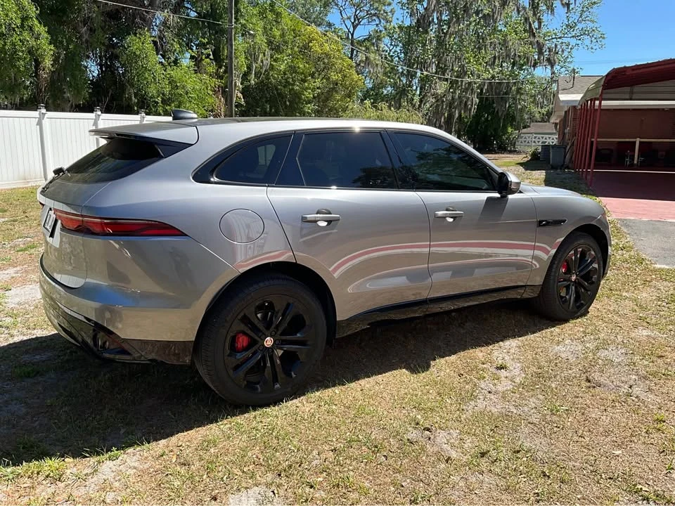 2023 Jaguar F-Pace - Image 3 of 10