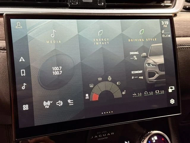 2023 Jaguar F-Pace - Image 15 of 18