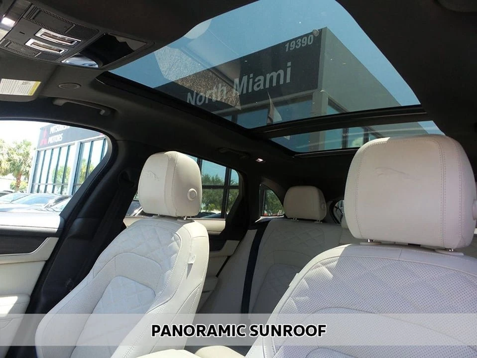 2023 Jaguar F-Pace - Image 9 of 20