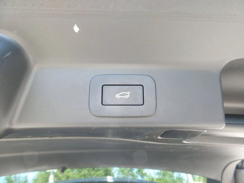 2023 Jaguar F-Pace - Image 18 of 20