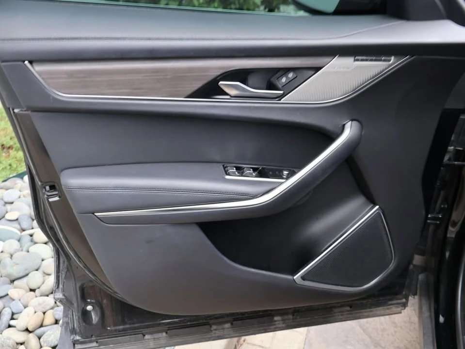 2023 Jaguar F-Pace - Image 18 of 20