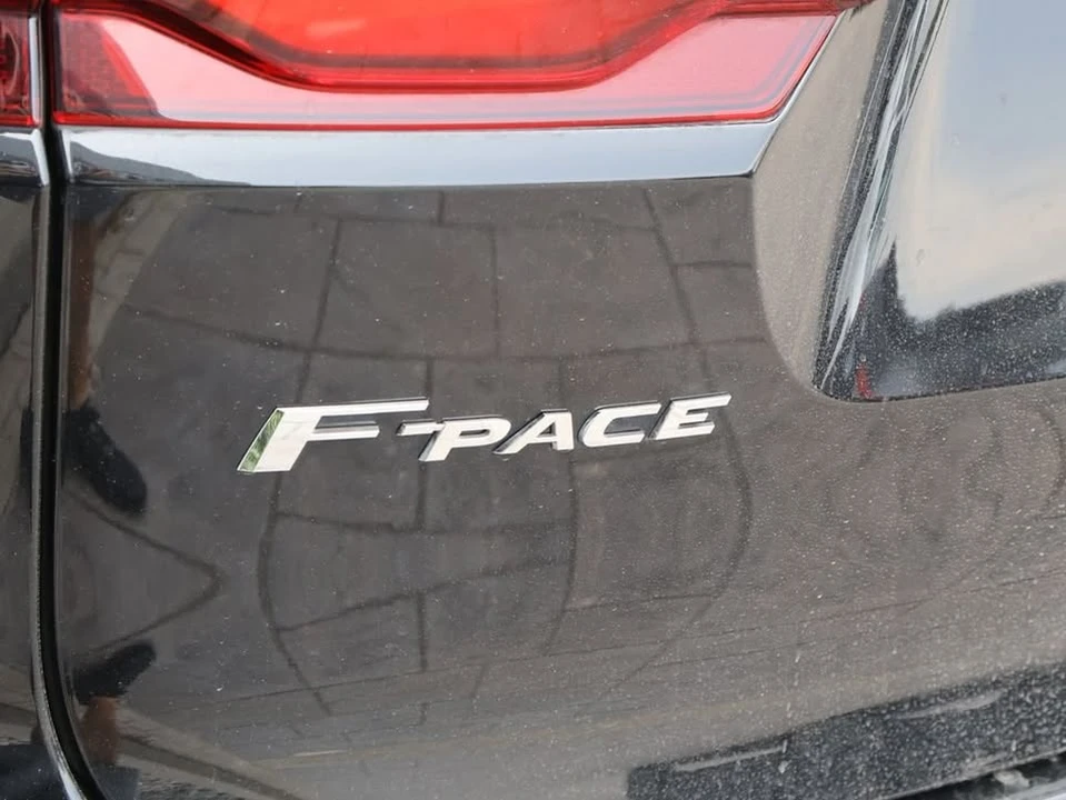 2023 Jaguar F-Pace - Image 9 of 20