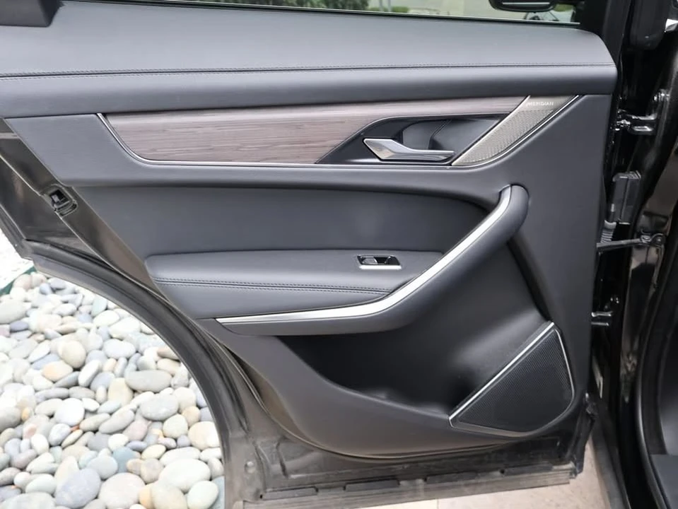 2023 Jaguar F-Pace - Image 14 of 20