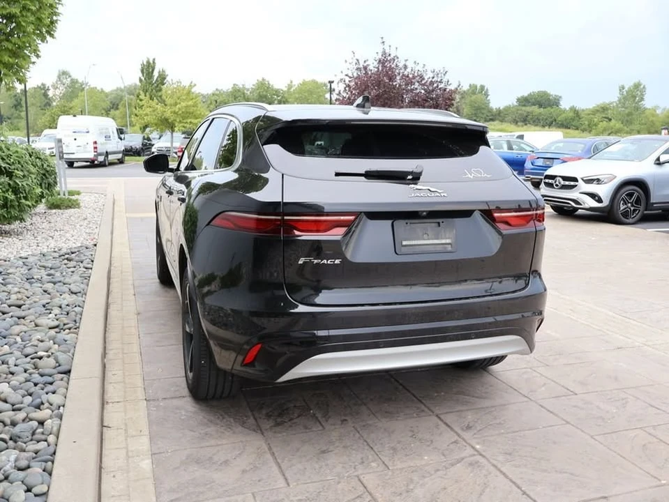 2023 Jaguar F-Pace - Image 8 of 20