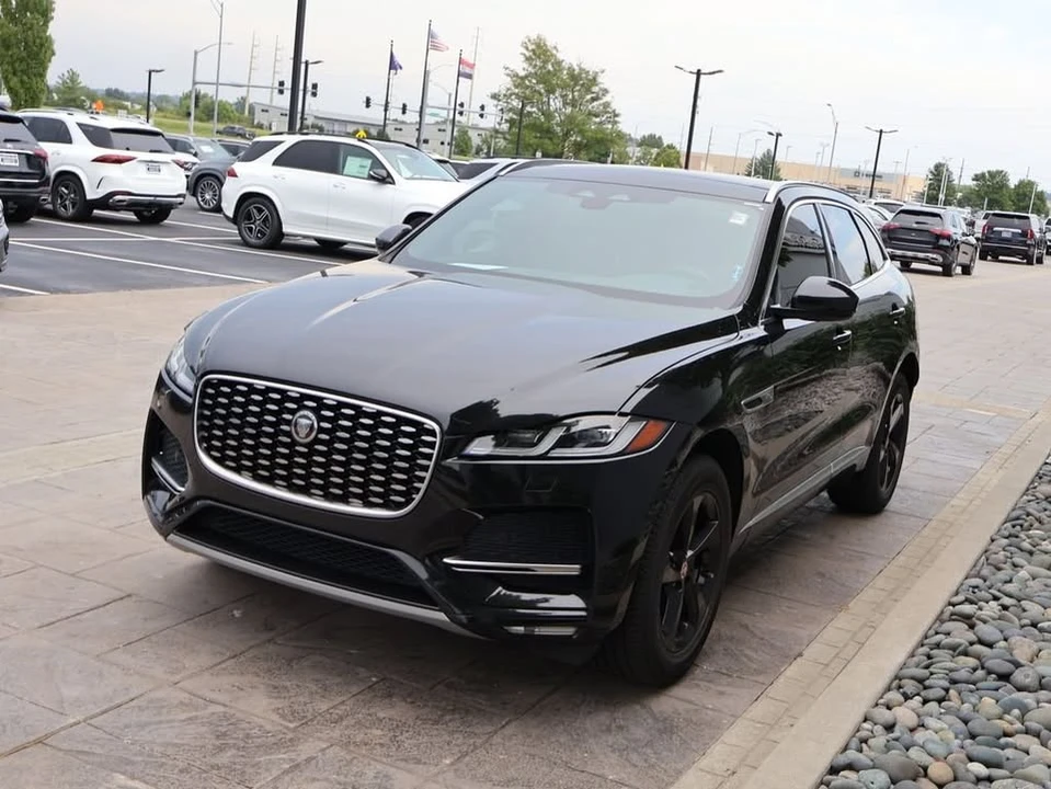 2023 Jaguar F-Pace - Image 4 of 20