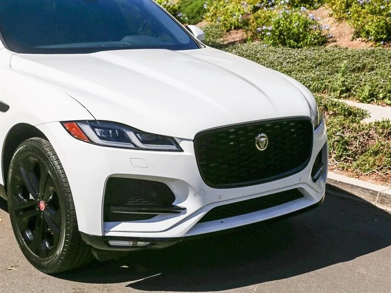 2023 Jaguar F-Pace - Image 9 of 21
