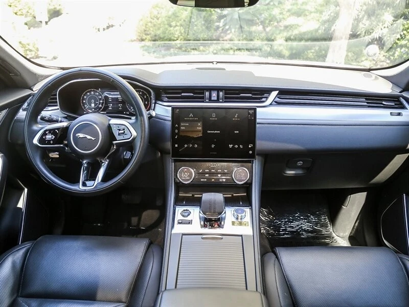 2023 Jaguar F-Pace - Image 16 of 21