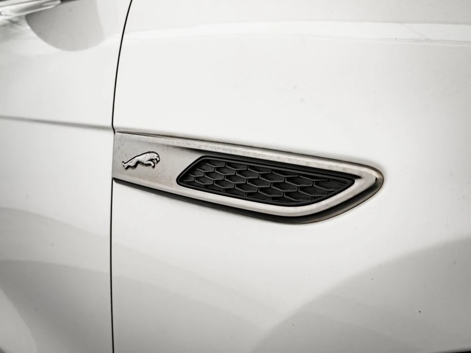 2023 Jaguar F-Pace - Image 20 of 21