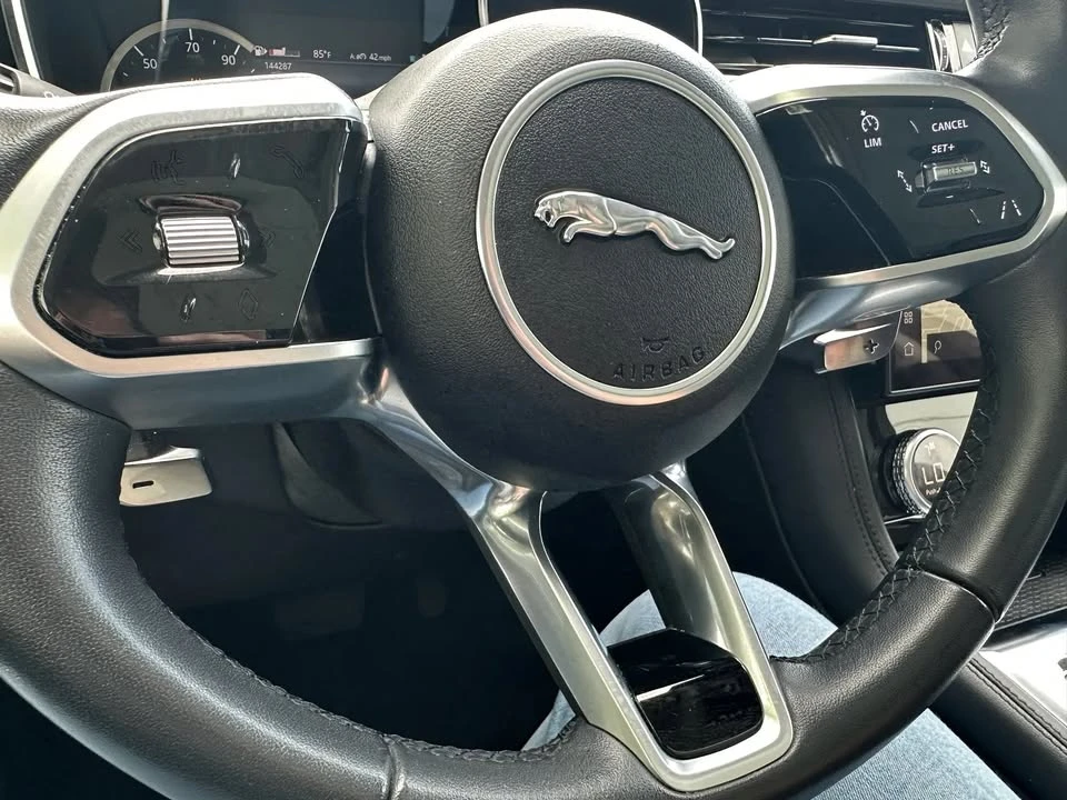 2023 Jaguar F-Pace - Image 17 of 20