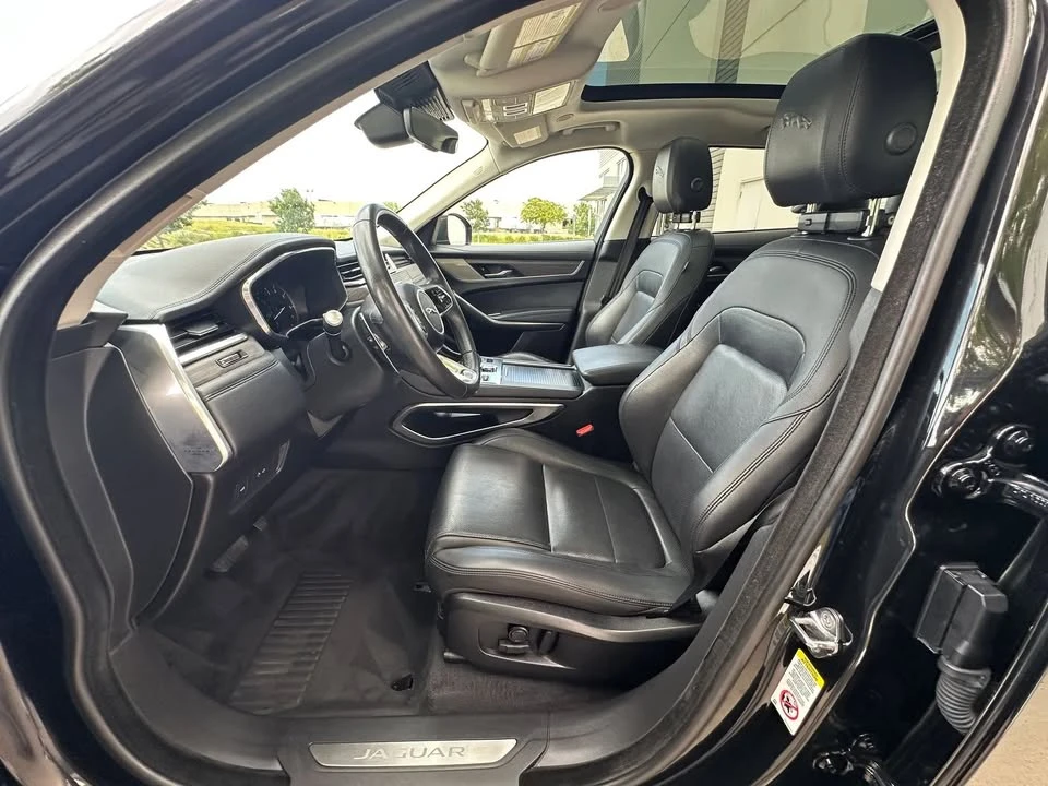 2023 Jaguar F-Pace - Image 8 of 20