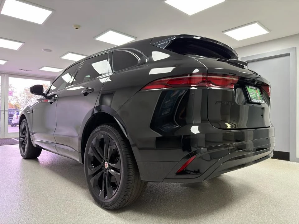 2023 Jaguar F-Pace - Image 4 of 20