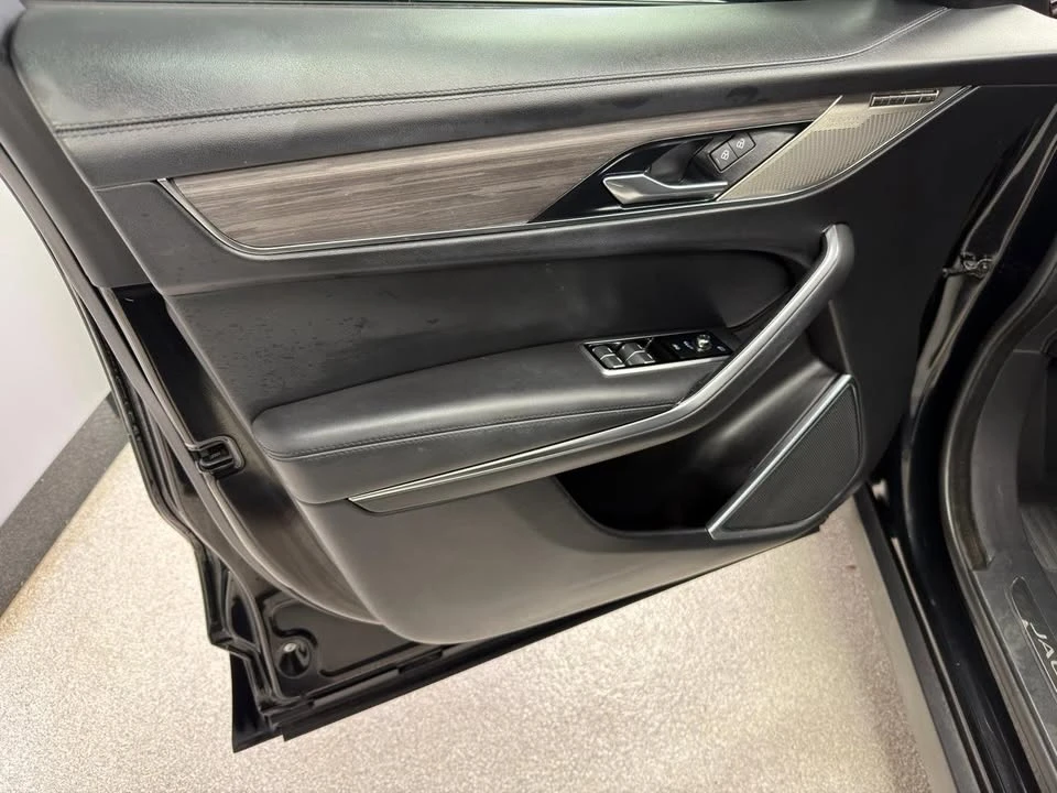 2023 Jaguar F-Pace - Image 13 of 20