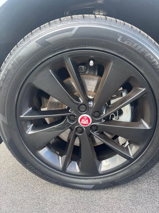 2023 Jaguar F-Pace - Image 10 of 14
