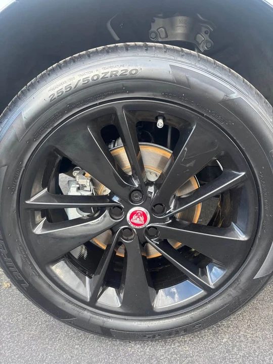 2023 Jaguar F-Pace - Image 8 of 14