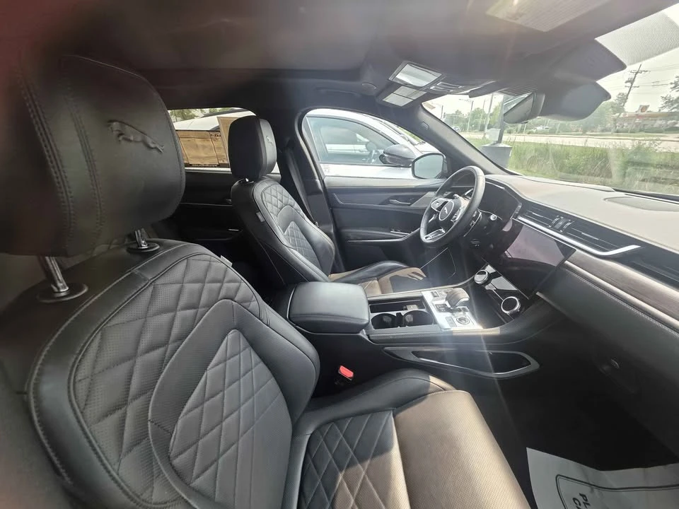 2023 Jaguar F-Pace - Image 8 of 8