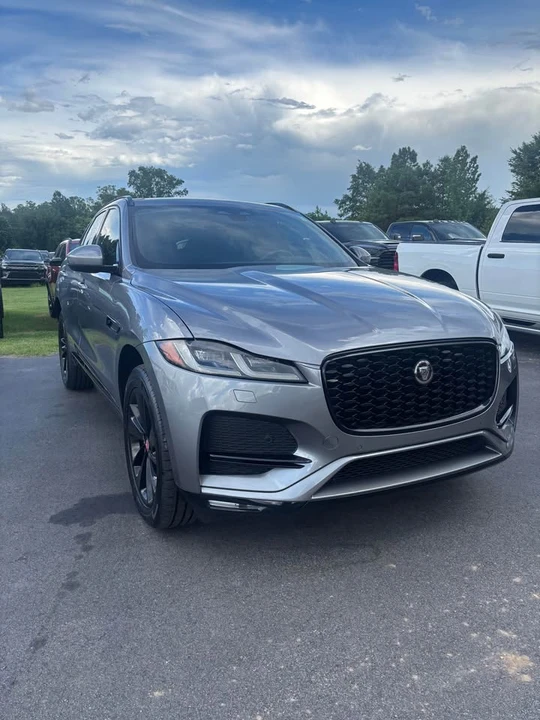 2023 Jaguar F-Pace - Image 3 of 14