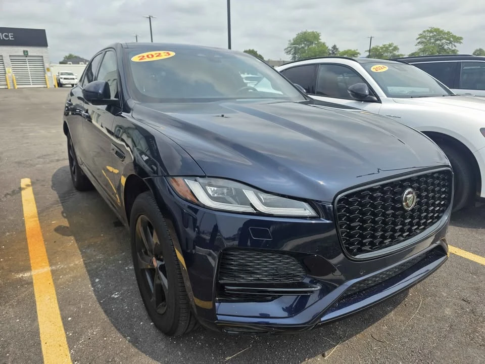 2023 Jaguar F-Pace - Image 2 of 8
