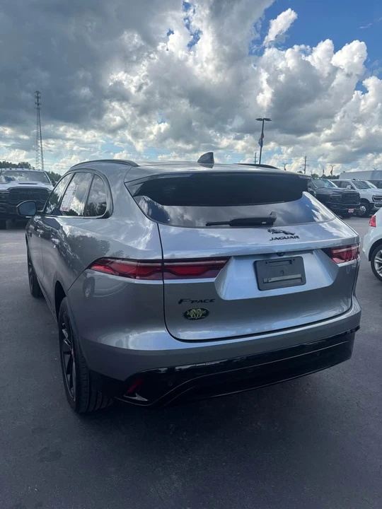 2023 Jaguar F-Pace - Image 6 of 14