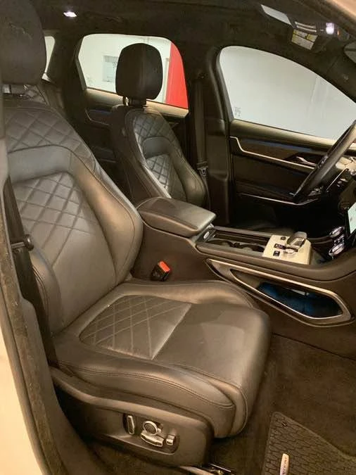 2023 Jaguar F-Pace - Image 11 of 18