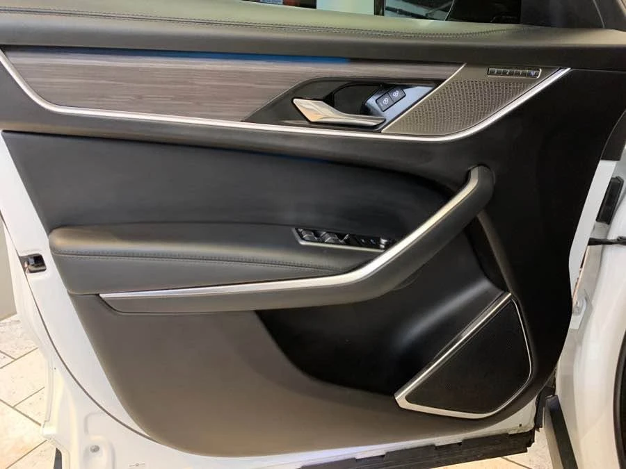 2023 Jaguar F-Pace - Image 5 of 18