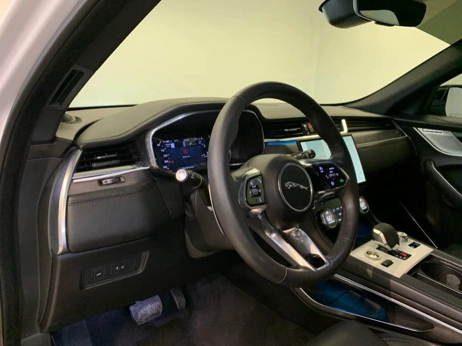 2023 Jaguar F-Pace - Image 8 of 18
