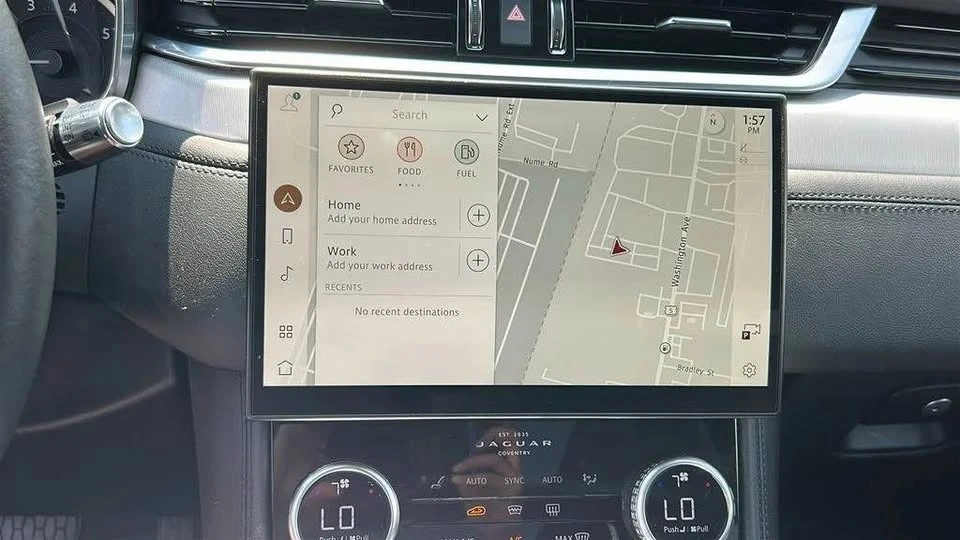 2023 Jaguar F-Pace - Image 11 of 17
