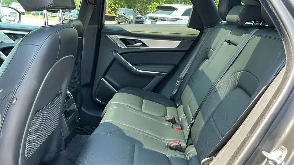 2023 Jaguar F-Pace - Image 16 of 17