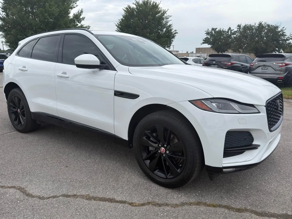 2023 Jaguar F-Pace - Image 3 of 12