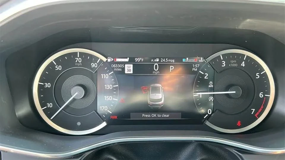 2023 Jaguar F-Pace - Image 10 of 17