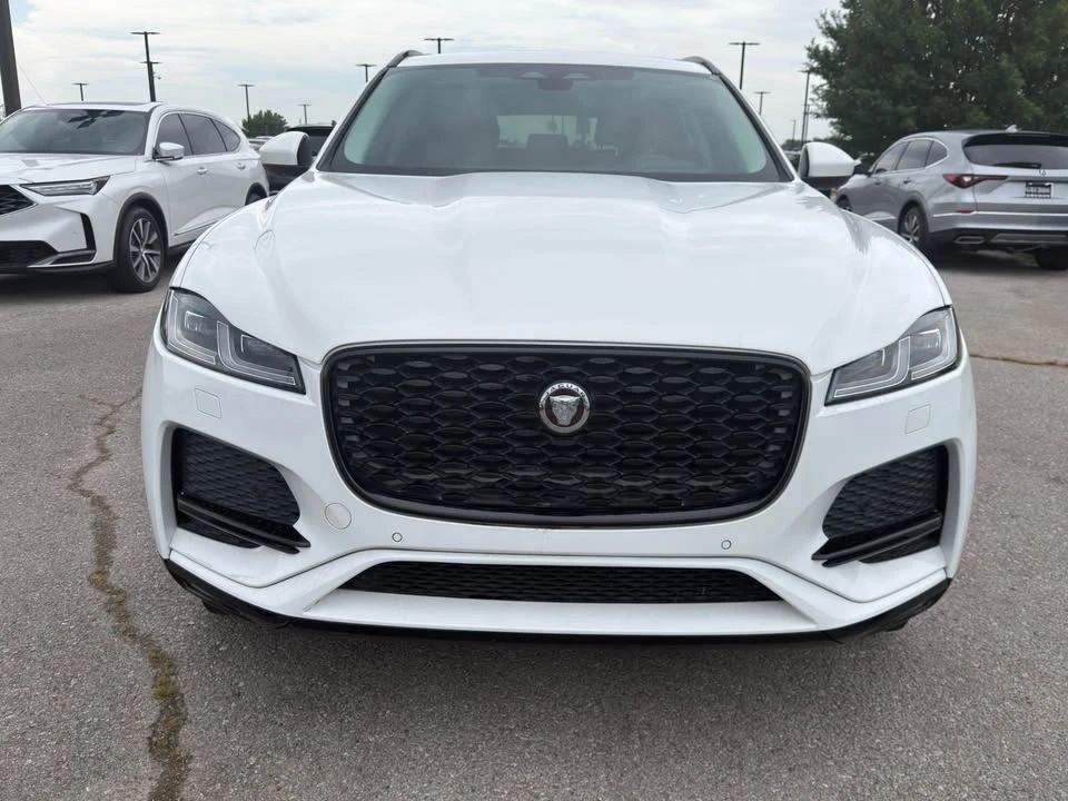 2023 Jaguar F-Pace - Image 2 of 12