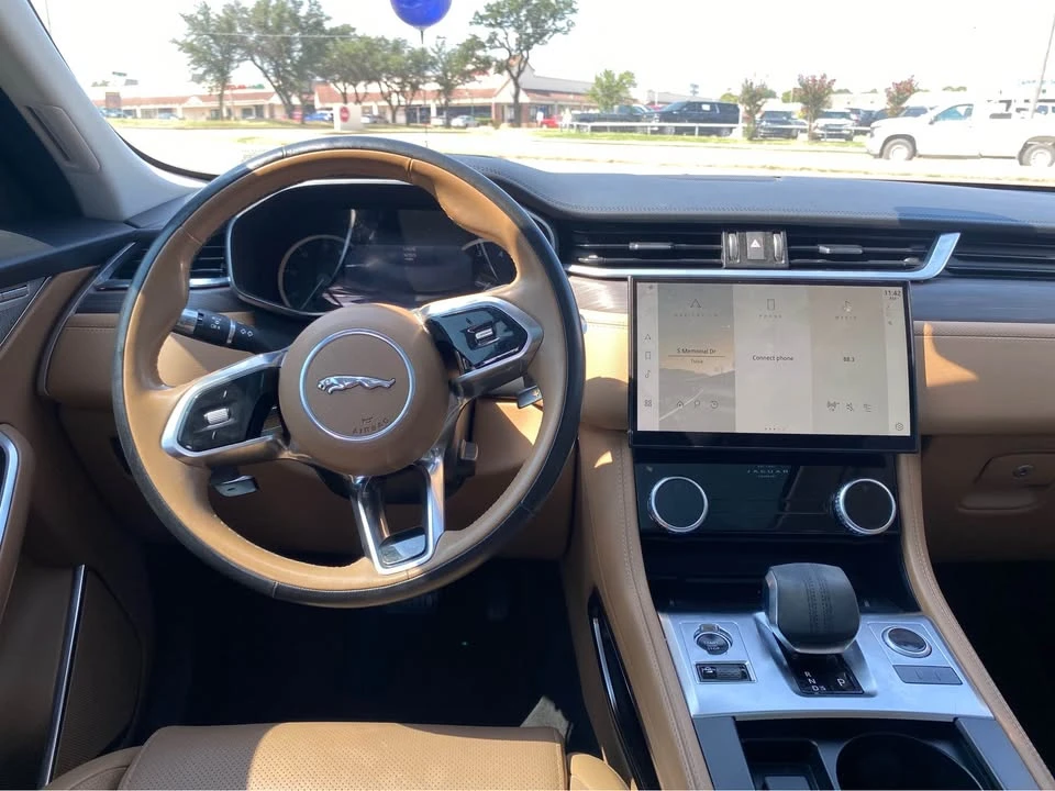 2023 Jaguar F-Pace - Image 6 of 11