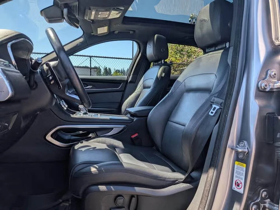 2023 Jaguar F-Pace - Image 3 of 4