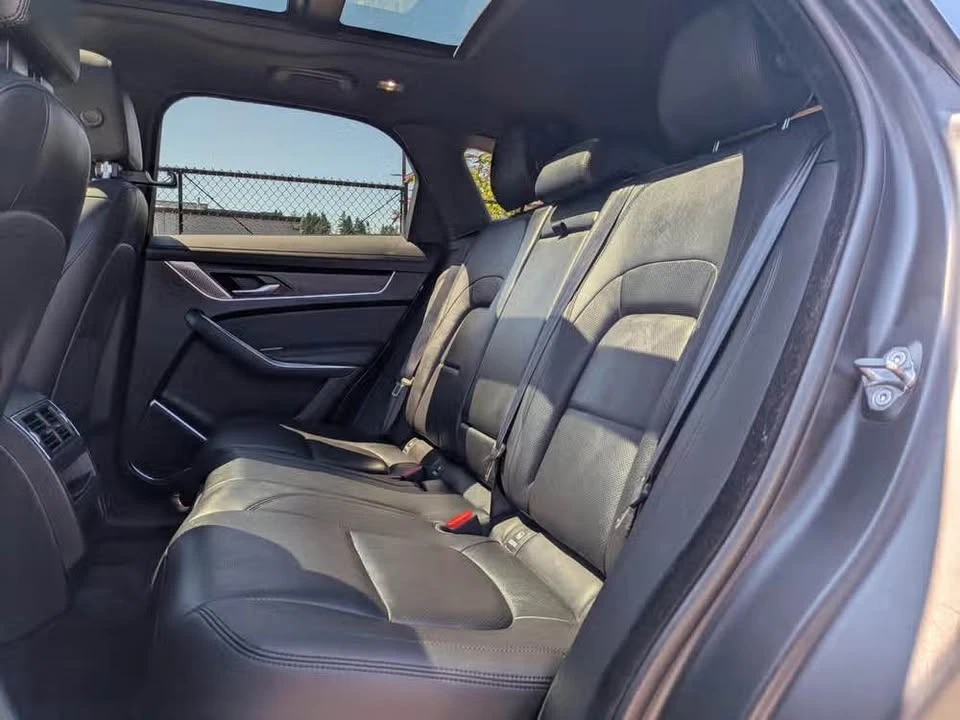 2023 Jaguar F-Pace - Image 4 of 4