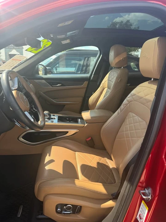 2023 Jaguar F-Pace - Image 3 of 5